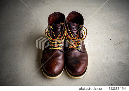 Secular variation of work boots 88883464