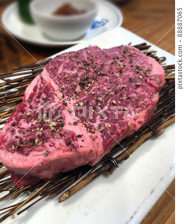 Yakiniku, the finest thick-sliced beef skirt steak 88887065