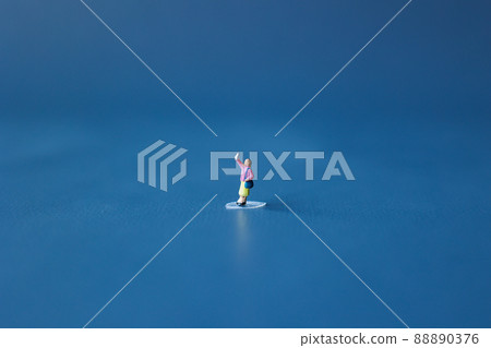 Photographer / cameraman miniature doll 88890376