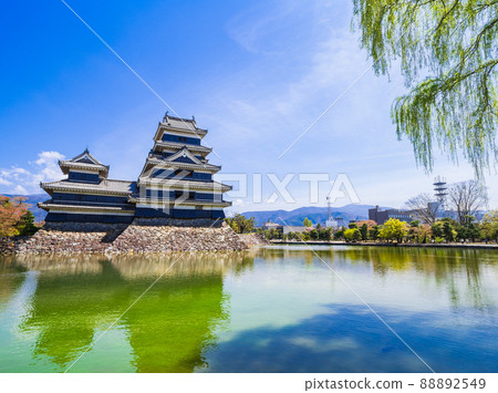 National Treasure Matsumoto Castle in Spring National Treasure Matsumoto Castle in Spring 88892549