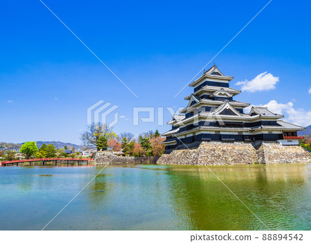 National Treasure Matsumoto Castle in Spring National Treasure Matsumoto Castle in Spring 88894542