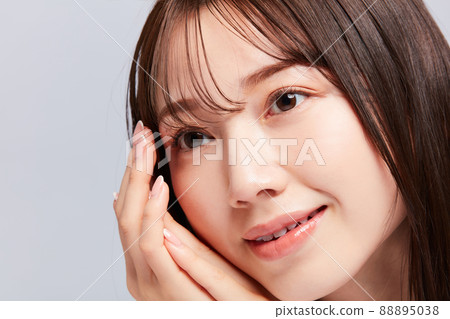 美麗年輕的日本女人 88895038