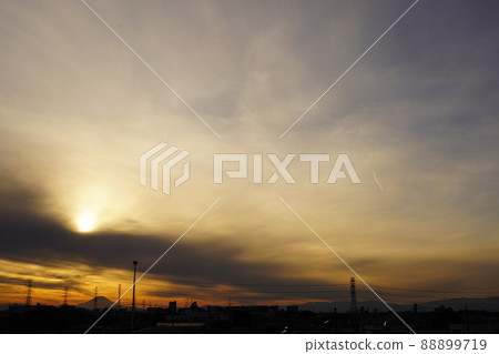 The sun falling on the mountain The sun falling on the mountain 88899719