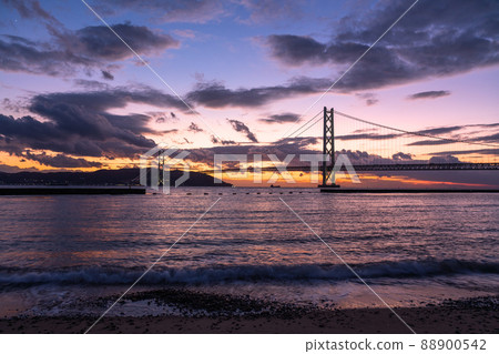 《Hyogo Prefecture》 Evening view of Akashi Kaikyo Bridge 《Hyogo Prefecture》 Evening view of Akashi Kaikyo Bridge 88900542