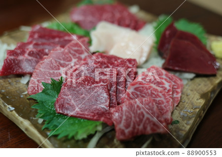 Horse sashimi (Aomori Prefecture) 88900553