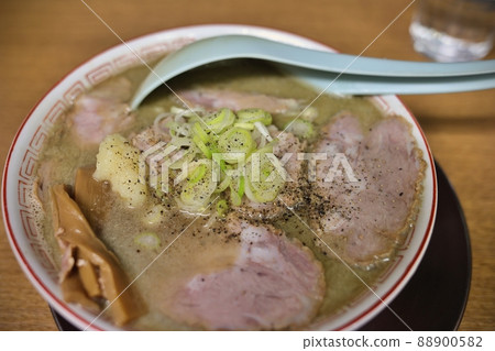 Rich Niboshi Ramen (Aomori Prefecture) Rich Niboshi Ramen (Aomori Prefecture) 88900582