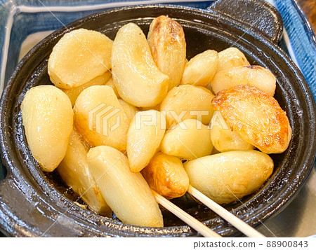 居酒屋的經典菜單,油烤大蒜 居酒屋的經典菜單,油烤大蒜 88900843