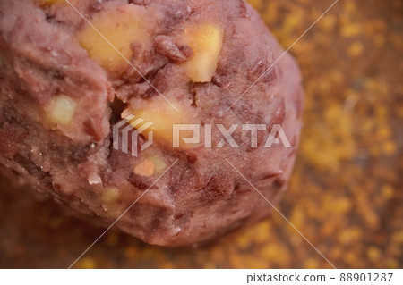 津輕金山燒(青森縣)上的栗子Ohagi 津輕金山燒(青森縣)上的栗子Ohagi 88901287