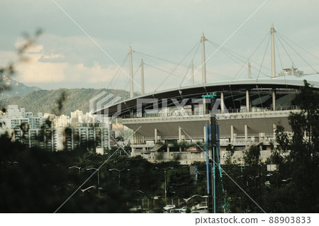 首爾上岩世界盃體育場 Cityscape 建築 森林 88903833