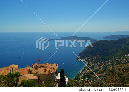 Overlooking the Mediterranean Sea from the village of Eze in southern France 88905214