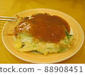 Oyster omelette is a classic Taiwanese night market gourmet 88908451