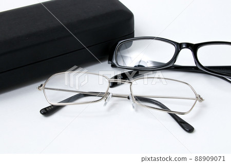 Eyeglasses, lifestyle, eyeglasses, glasses, frames, daily necessities, glasses, lenses, eyesight, eyes Eyeglasses, lifestyle, eyeglasses, glasses, frames, daily necessities, glasses, lenses, eyesight, eyes 88909071