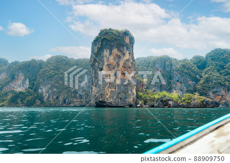Travel, sea and rocky mountains in Thailand 88909750