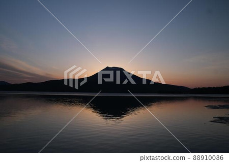 Lake Akan and Mt. Akan Lake Akan and Mt. Akan 88910086