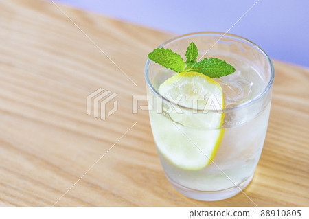 Homemade mint lemon water photo material Homemade mint lemon water photo material 88910805