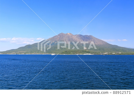 [鹿兒島縣]從櫻島渡輪看到的櫻島 88912571