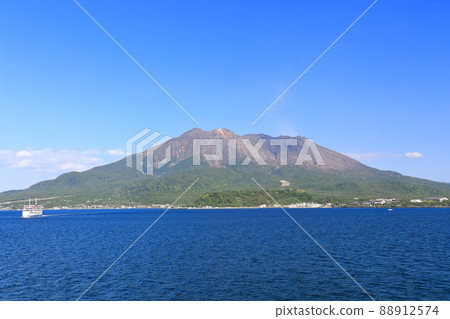 [Kagoshima Prefecture] Sakurajima seen from Sakurajima Ferry 88912574