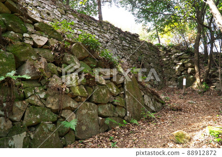 Tokukura Castle Honmaru and Ninomaru East side stone wall 4 Kita-ku, Okayama City, Okayama Prefecture 88912872