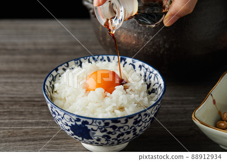 Japanese food image: rice with eggs 88912934