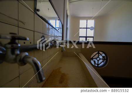 A photo of the former Toyosato Elementary School in Toyosato Town, Shiga Prefecture, which is open to the public. A photo of the former Toyosato Elementary School in Toyosato Town, Shiga Prefecture, which is open to the public. 88915532