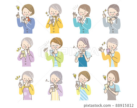 Illustration material of middle women smiling looking at smartphone 88915812
