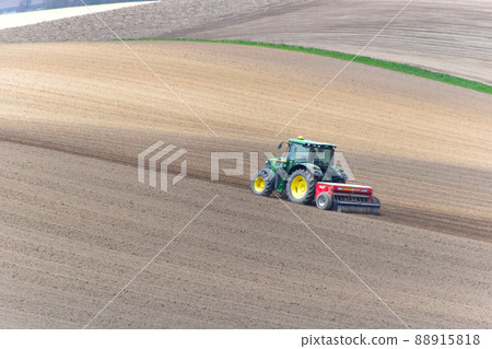 Spring Biei Town Farming Work Spring Biei Town Farming Work 88915818