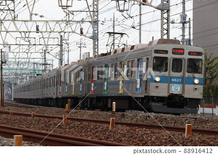 Tokyu Denentoshi Line 8500 series (blue belt: Bunkamura) just before retirement 88916412