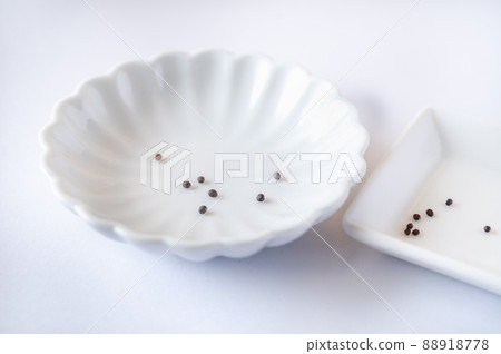 Kohlrabi and red kohlrabi seeds 88918778