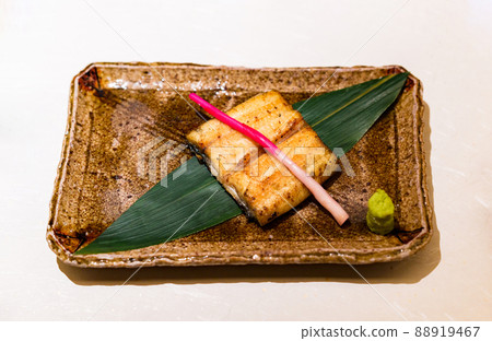 鰻魚蒲燒白燒[日本料理的形象] 88919467