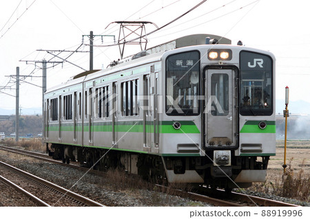 Shin-Etsu Main Line E127 series (2-car train: Niitsu⇔Niigata) 88919996