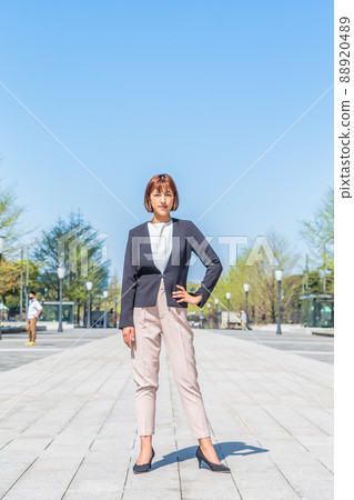 丸之內商業區和商界女強人 丸之內商業區和商界女強人 88920489