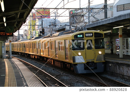 Seibu New 2000 series 88920828