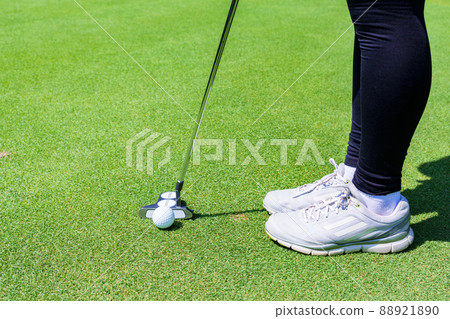 高爾夫果嶺推桿【戶外運動圖片】 88921890