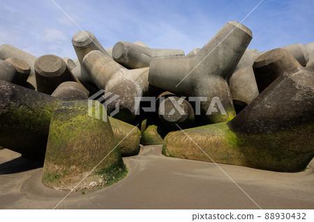 Tetrapod that protects the breakwater from rogue waves 88930432