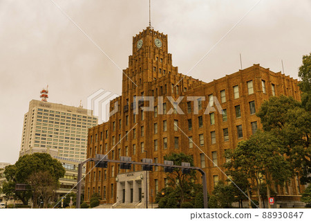 Hibiya Public Hall, a historic building that is no longer in use 88930847