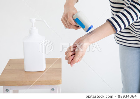 Temperature measurement at hand 88934364