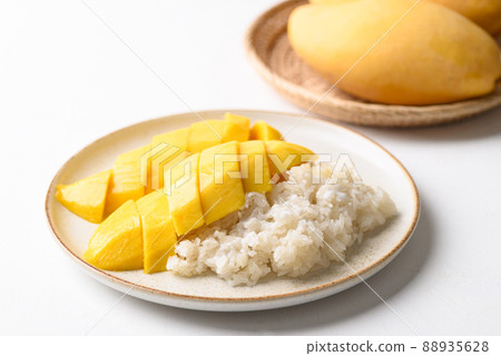 Mango sticky rice, Thai dessert (Khao Niew Mamuang) Mango sticky rice, Thai dessert (Khao Niew Mamuang) 88935628