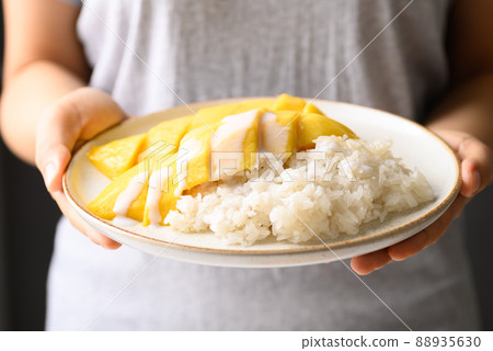 Mango sticky rice, Thai dessert (Khao Niew Mamuang) Mango sticky rice, Thai dessert (Khao Niew Mamuang) 88935630