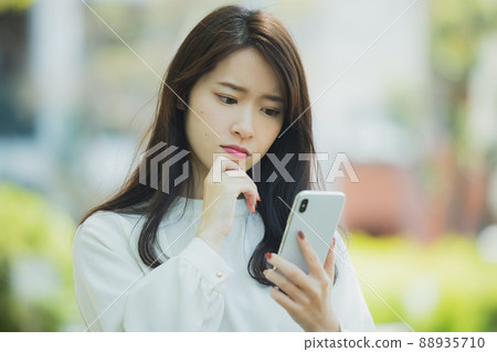 Female fresh green 88935710