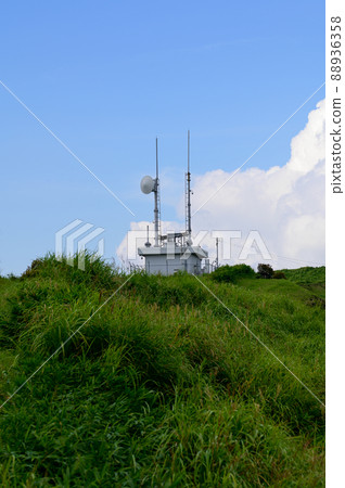 Aso Daikanbo scenery in the early morning "Aso Daikanbo symbol radio tower scenery with the morning sky in the background" Aso Daikanbo scenery in the early morning "Aso Daikanbo symbol radio tower scenery with the morning sky in the background" 88936358