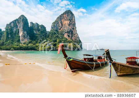 Railay Beach,beach and rocky mountain scenery in summer 88936607