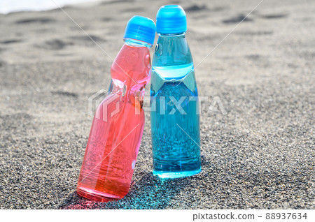 Bottled juice that looks like a man and a woman Retro old days Bottled juice that looks like a man and a woman Retro old days 88937634