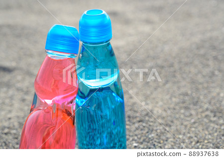 Bottled juice that looks like a man and a woman Retro old days Bottled juice that looks like a man and a woman Retro old days 88937638