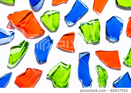 [SDGs] 用於高分辨率海報的破碎彩色玻璃瓶 88937926