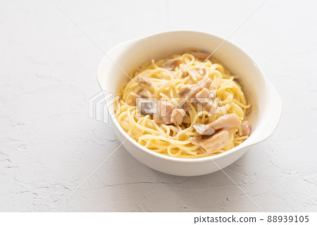 Mushroom and chicken cheese sauce pasta Mushroom and chicken cheese sauce pasta 88939105