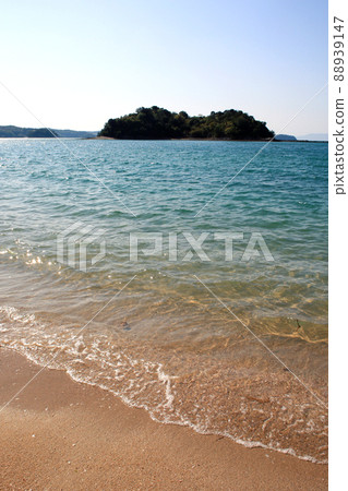 天草海灘“平靜的海灘” 白色的沙灘和美麗的大海 天草海灘“平靜的海灘” 白色的沙灘和美麗的大海 88939147