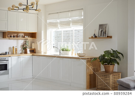 White kitchen 88939284