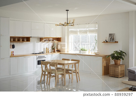 White kitchen 88939297