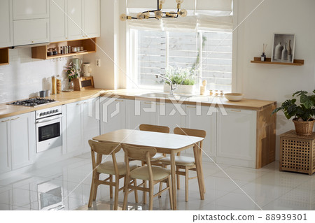 White kitchen 88939301