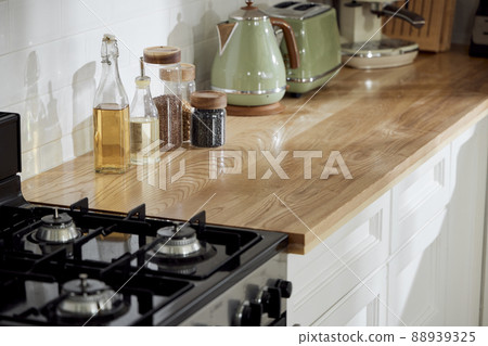 White kitchen 88939325
